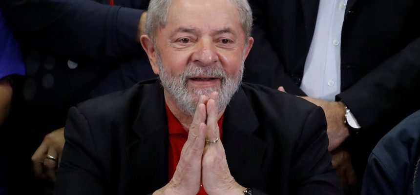 Former Brazilian President Luiz Inacio Lula da Silva gestures during a news conference after being convicted on corruption charges, in Sao Paulo, Brazil July 13, 2017.  REUTERS/Nacho Doce