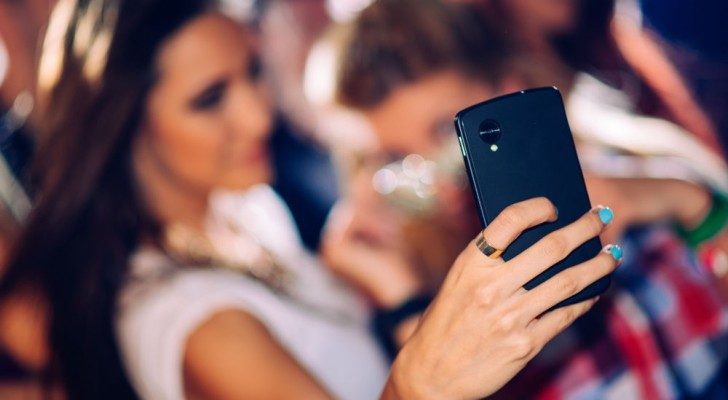 celular-para-selfie-e-isso-que-a-asus-pode-oferecer-no-seu-novo-smartphone-photo38851616-44-11-34