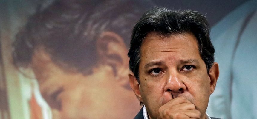 Fernando Haddad, presidential candidate of Brazil's leftist Workers' Party (PT), attends a news conference in Sao Paulo, Brazil October 18, 2018. REUTERS/Paulo Whitaker