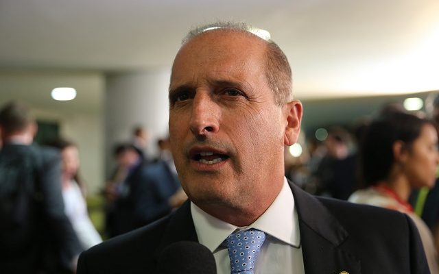 por-despetetizacao-casa-civil-exonera-servidores-comissionados