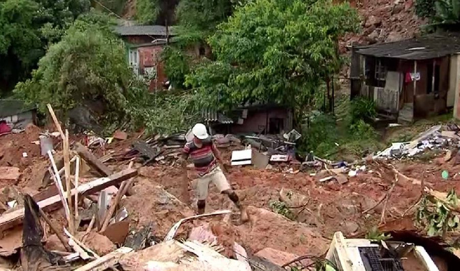 desabamento-guarujc3a1-1