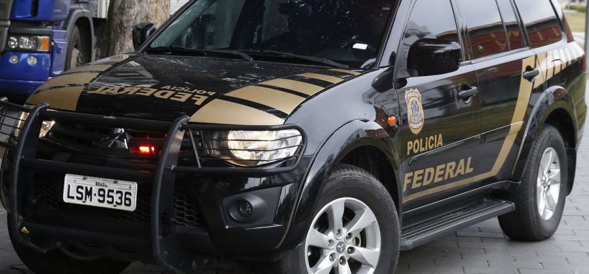 A Polícia Federal prende o banqueiro Eduardo Plass em nova etapa da Operação Hashtag, desbodramento da Lava Jato no Rio de Janeiro.