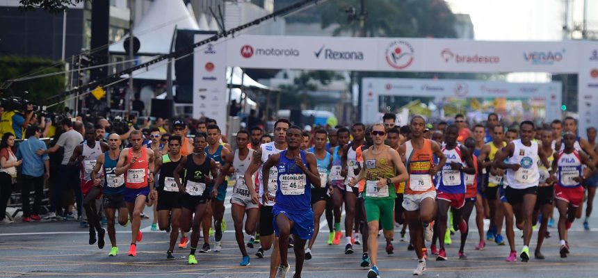 Fundistas durante largada da 94¬™ Corrida Internacional de S√£o Silvestre 2018, em S√£o Paulo.