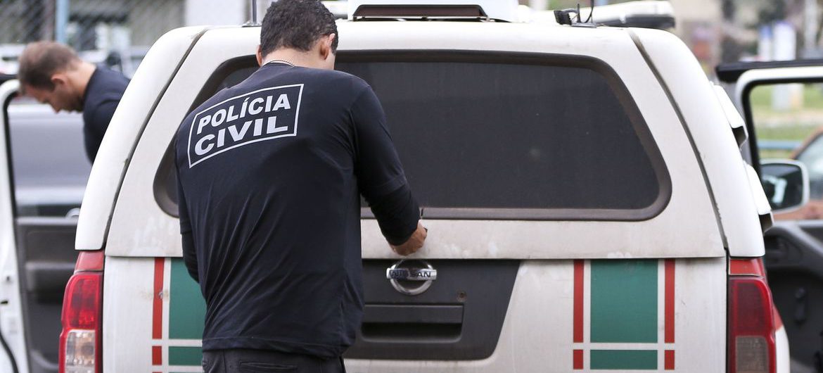 Brasília - Polícia Civil do DF cumpre 28 mandados de prisão e 35 de busca e apreensão como parte da operação “Delivery”, contra o tráfico de drogas durante o carnaval no Distrito Federal. (Marcelo Camargo/Agência Brasil)