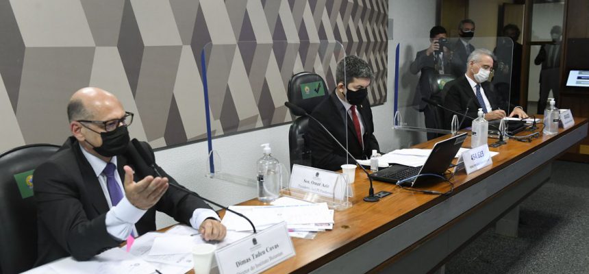 Comissão Parlamentar de Inquérito da Pandemia (CPIPANDEMIA) realiza oitiva do diretor do Instituto Butantan. 

O Instituto Butantan foi o primeiro centro a fornecer vacina anticovid à população brasileira. O objetivo do depoimento é esclarecer todos os detalhes da atuação do instituto desde o início da pandemia. 

Mesa: 
diretor do Instituto Butantan, Dimas Tadeu Covas; 
vice-presidente da CPIPANDEMIA, senador Randolfe Rodrigues (Rede-AP); 
relator da CPIPANDEMIA, senador Renan Calheiros (MDB-AL). 

Foto: Jefferson Rudy/Agência Senado