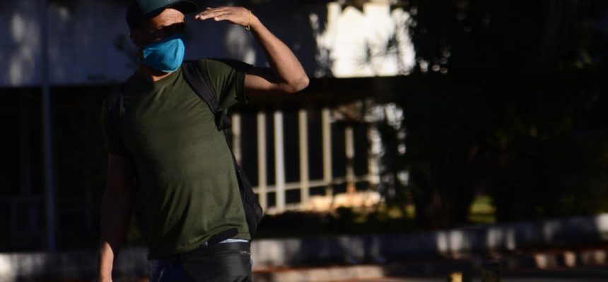 O uso de máscaras como medida de prevenção contra o coronavírus é obrigatório no Distrito Federal desde o dia 30 de abril