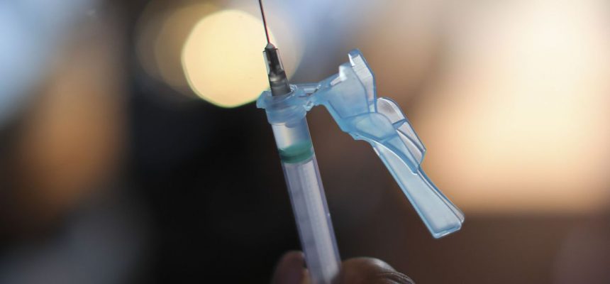 O Distrito Federal começou a vacinar pessoas com 49 anos a partir de hoje. A vacinação contra a Covid-19 começou no dia 19 de janeiro e o DF já  recebeu 1.455.070 doses de imunizantes.