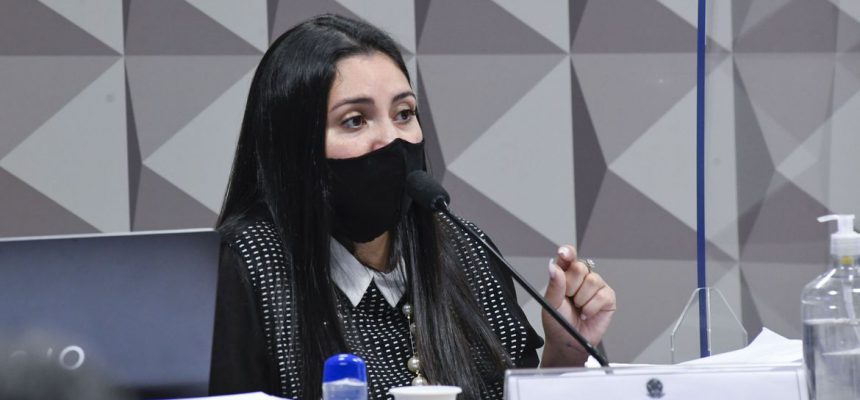 Comissão Parlamentar de Inquérito da Pandemia (CPIPANDEMIA) realiza oitiva da advogada representante dos médicos que trabalharam na Prevent Senior e elaboraram um dossiê entregue à comissão com diversas denúncias sobre o tratamento da empresa aos pacientes com covid-19, inclusive com a alteração de prontuários.

À mesa, advogada representante dos médicos que trabalharam na Prevent Senior, Bruna Morato.

Foto: Roque de Sá/Agência Senado