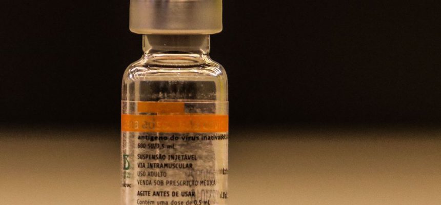 São Paulo - Vacinação contra covid-19 aos profissionais da saúde do Hospital das Clínicas, no Centro de Convenções Rebouças.