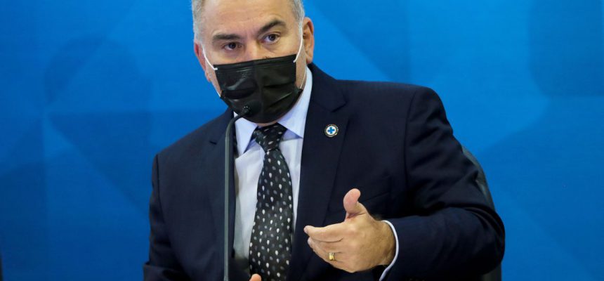 Ministro da Saúde, Marcelo Queiroga, fala à imprensa no ministério da Saúde, sobre a vacinação contra o covid-19