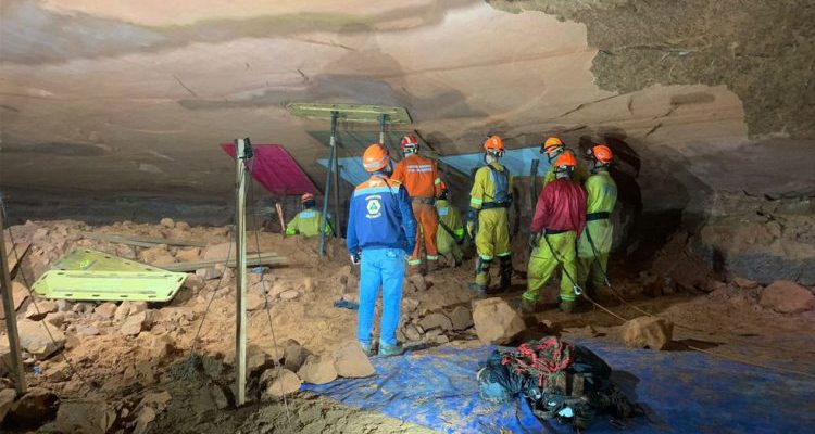 gruta-caverna-bombeiros-750x470