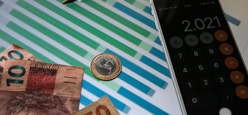 Economia, Moeda Real,Dinheiro, Calculadora