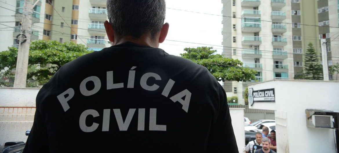 Vitória/ES - Polícia Civil do Espírito Santo faz paralização até a meia noite de hoje(8) em protesto ao assassinato de um investigador em Colatina e às más condições de trabalho. (Tânia Rêgo/Agência Brasil)
