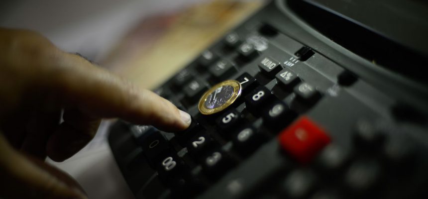 Economia, Moeda Real,Dinheiro, Calculadora