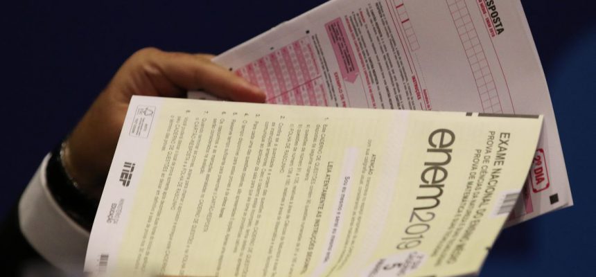 O presidente do Inep, Alexandre Lopes, apresenta detalhes da força-tarefa aplicada para avaliação do resultado do Enem