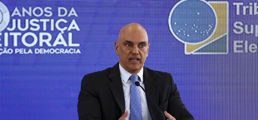 O presidente do Tribunal Superior Eleitoral, Alexandre de Moraes, durante coletiva de imprensa no Centro de Divulgação das Eleições.