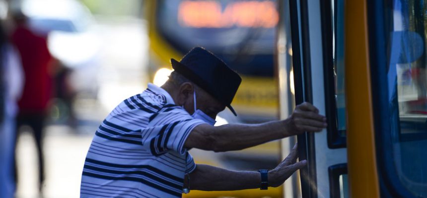 Uso de máscaras de proteção ns ruas da capital federal