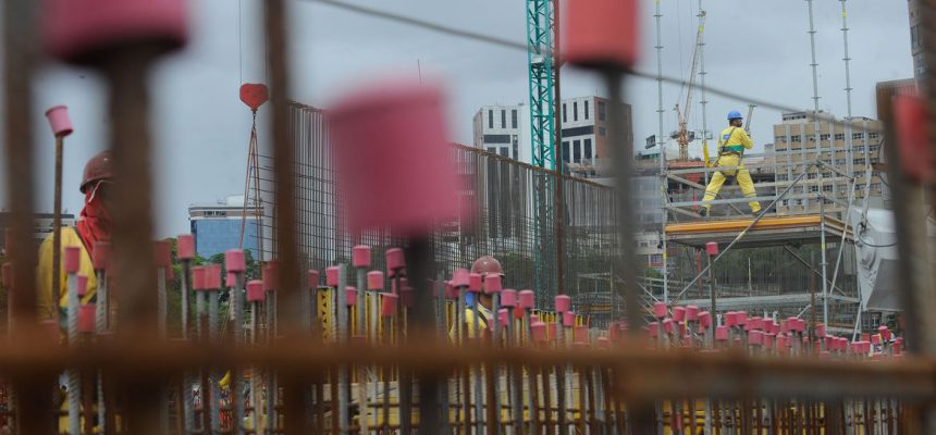 Rio de Janeiro - O prefeito Eduardo Paes inaugura sala de visitação do Museu do Amanhã, em construção no Pier Mauá, na zona portuária do Rio. Na foto o canteiro de obras do Museu do Amanhã.