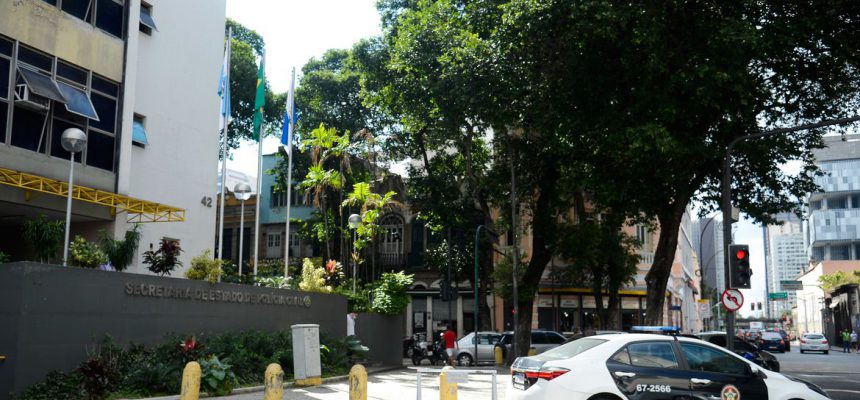 Fachada da Secretaria de Estado da Polícia Civil, no centro do Rio de Janeiro