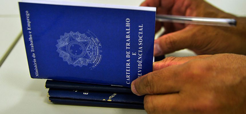 Carteira de Trabalho e Previdência Social (CTPS)