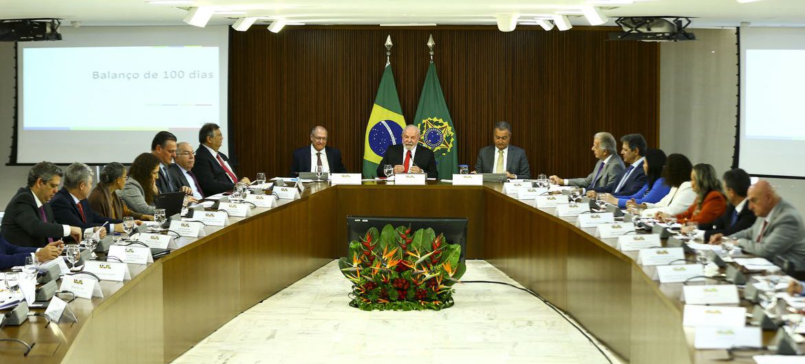Brasília (DF), 03/04/2023 - O presidente Luiz Inácio Lula da Silva e ministros fazem reunião de balanço de 100 dias de governo, no Palácio do Planalto.
