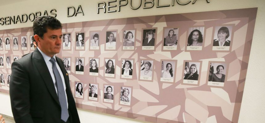 Brasília (DF) 23/03/2023 Senador, Sergio Moro, nos corredores do Senado.