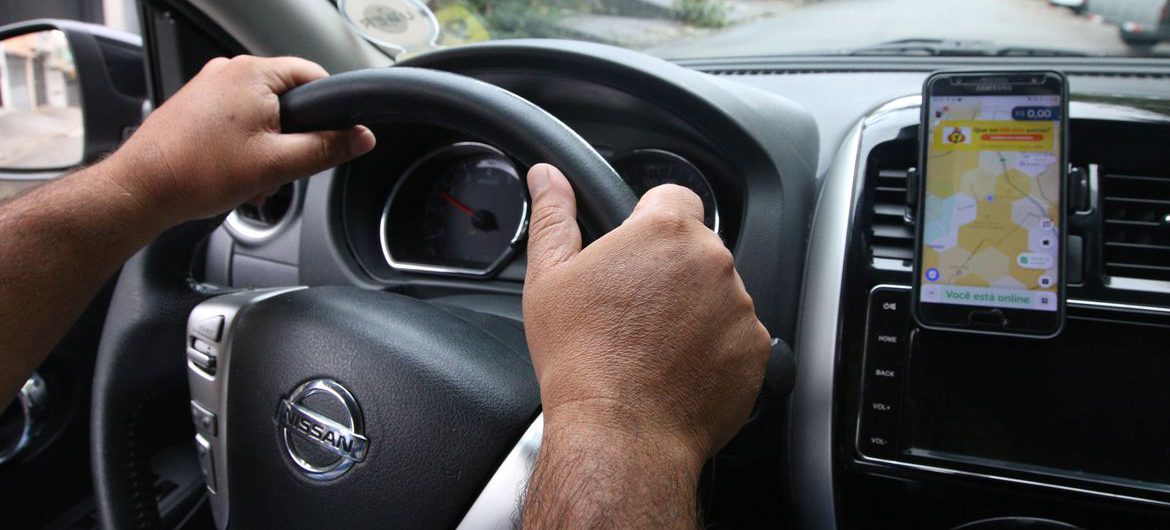São Paulo (SP), 28/04/2023 - O motorista de aplicativo Jonas Ferreira fala sobre os prós e contras do trabalho autônomo. Foto: Rovena Rosa/Agência Brasil