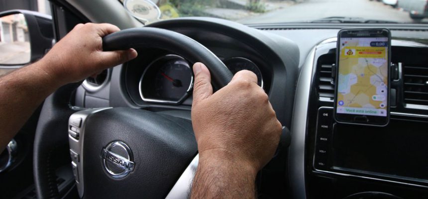 São Paulo (SP), 28/04/2023 - O motorista de aplicativo Jonas Ferreira fala sobre os prós e contras do trabalho autônomo. Foto: Rovena Rosa/Agência Brasil