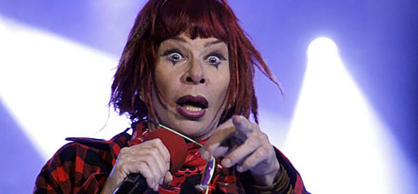 São Paulo (SP) - Apresentação da cantora Rita Lee no Festival do Chocolate, em Ribeirão Pires, em 29.07.2011.  Foto: Flickr/Carol Mendonça