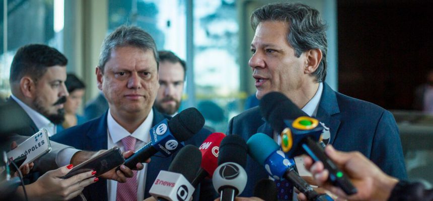 Brasília (DF), 05/07/2023 - Ministro Fernando Haddad fala com jornalistas após reunião com Governador do Estado de São Paulo, Tarcísio de Freitas. Foto: Diogo Zacarias/Ministério da Fazenda