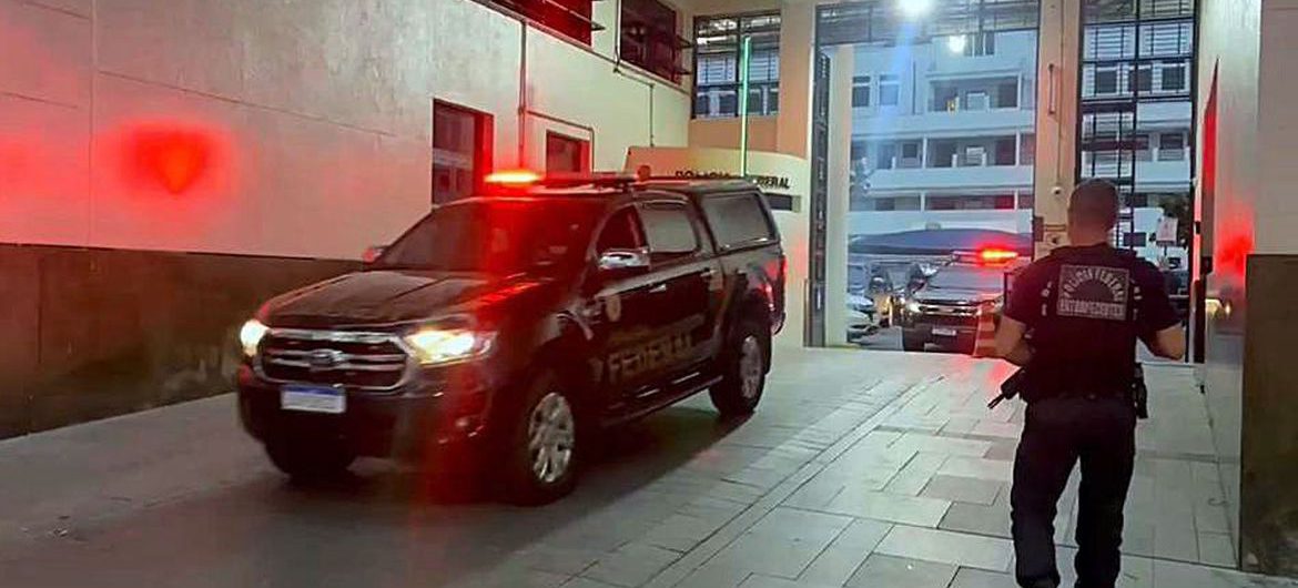 Rio de Janeiro (RJ) -  PF prende policiais civis do Rio que venderam droga para traficantes. Foto: PF/RJ